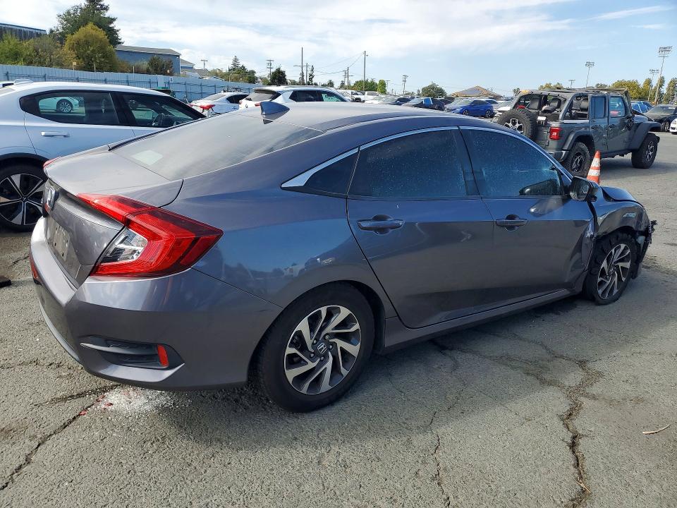 Photo 3 from auction – 2017 HONDA CIVIC with VIN 19XFC2F7XHE206267