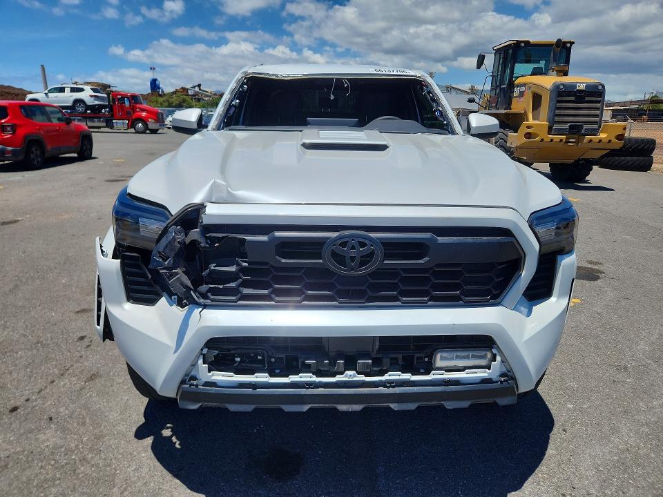 Снимка 5 от търг – 2024 TOYOTA TACOMA с VIN 3TYLB5FN6RT005743
