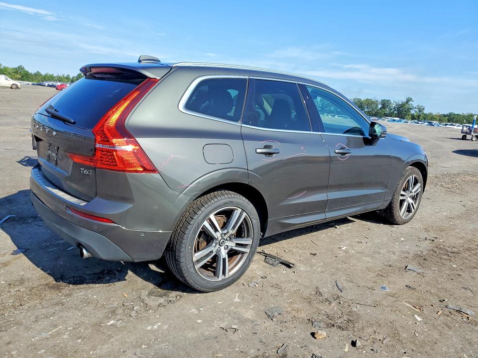 Photo 3 from auction – 2018 VOLVO XC60 with VIN LYVA22RK1JB096627
