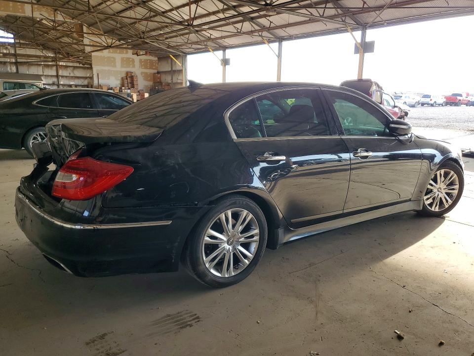 Photo 3 from auction – 2013 HYUNDAI GENESIS with VIN KMHGC4DD4DU240219