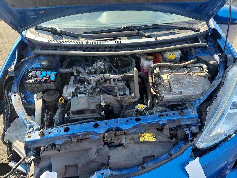 Photo 11 from auction – 2015 TOYOTA PRIUS C with VIN JTDKDTB35F1583092