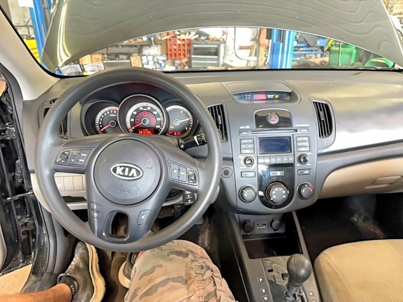 Photo 9 from auction – 2010 KIA FORTE with VIN KNAFU4A28A5061877