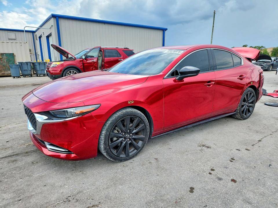 Снимка 1 от търг – 2022 MAZDA 3 с VIN JM1BPBAY1N1502943