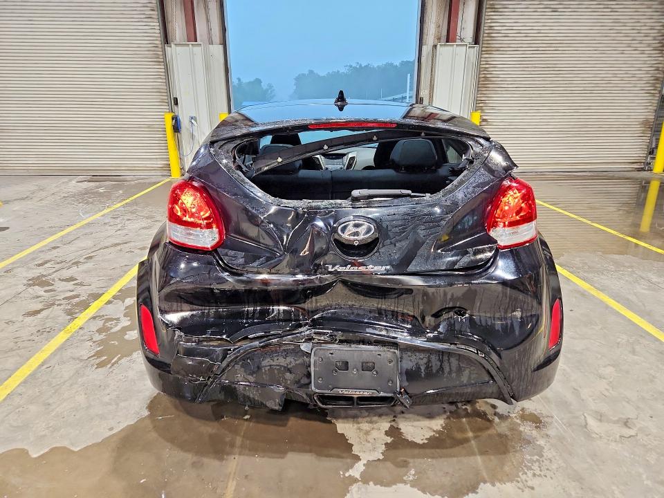 Photo 6 from auction – 2017 HYUNDAI VELOSTER 3DR with VIN KMHTC6AD1HU322011