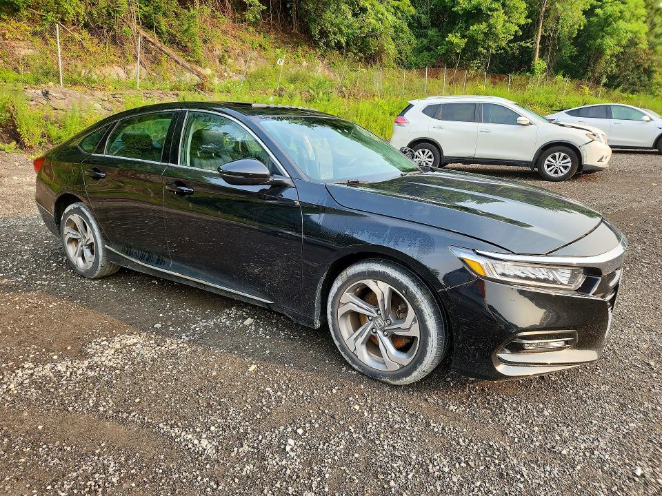 Photo 4 from auction – 2018 HONDA ACCORD with VIN 1HGCV2F57JA025178