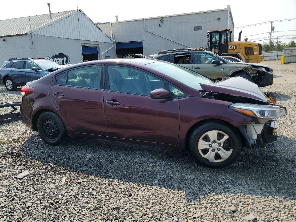 Photo 4 from auction – 2017 KIA FORTE with VIN 3KPFL4A72HE013601