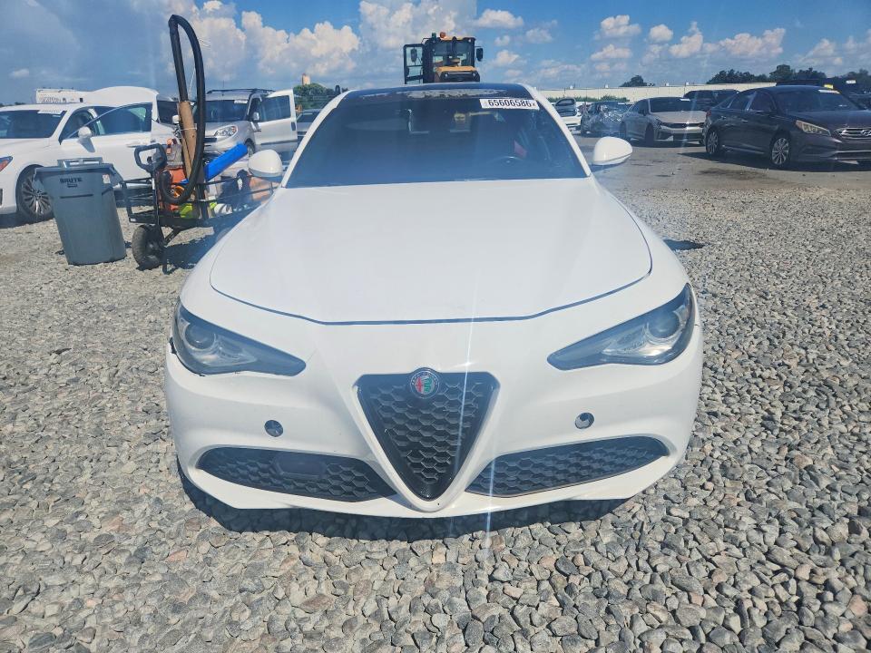 Photo 5 from auction – 2018 ALFA ROMEO GIULIA with VIN ZARFAEBN2J7590021