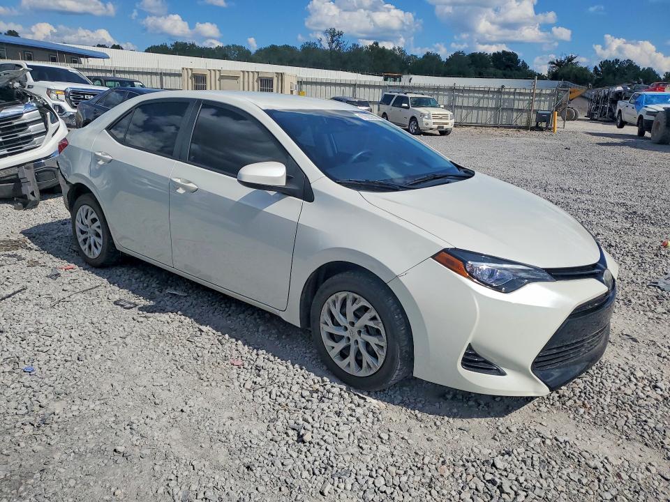 Фото 4 с аукциона – 2017 TOYOTA COROLLA с VIN 5YFBURHE1HP649907