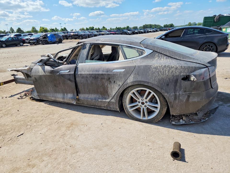 Photo 2 from auction – 2014 TESLA MODEL S with VIN 5YJSA1H1XEFP35649