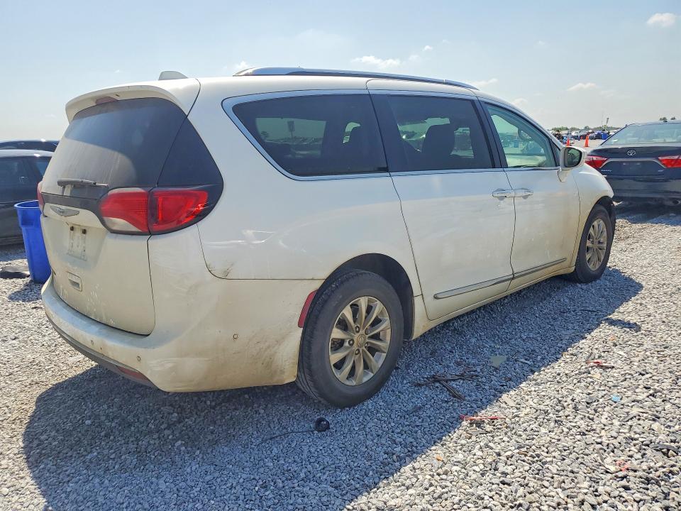 Photo 3 from auction – 2019 CHRYSLER PACIFICA with VIN 2C4RC1BG9KR604377