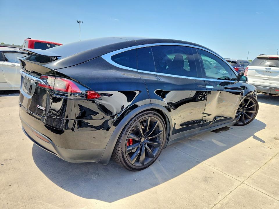 Photo 3 from auction – 2018 TESLA MODEL X with VIN 5YJXCBE48JF091373