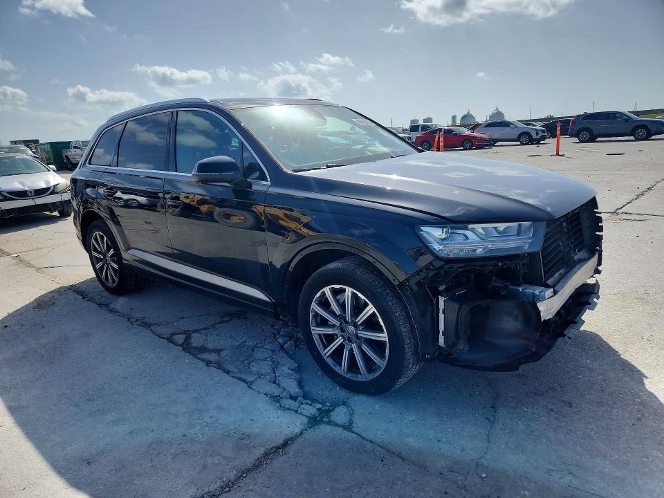 Photo 4 from auction – 2018 AUDI Q7 with VIN WA1LAAF75JD011925
