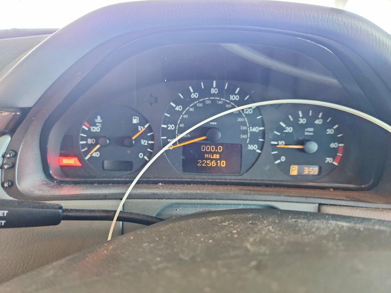 Фото 9 с аукциона – 2000 MERCEDES-BENZ E с VIN WDBJF65J8YB000558