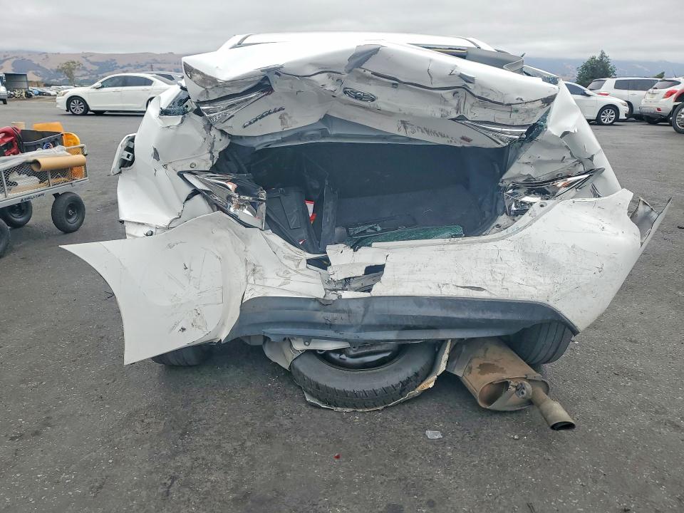 Photo 6 from auction – 2015 TOYOTA COROLLA with VIN 2T1BURHEXFC278372