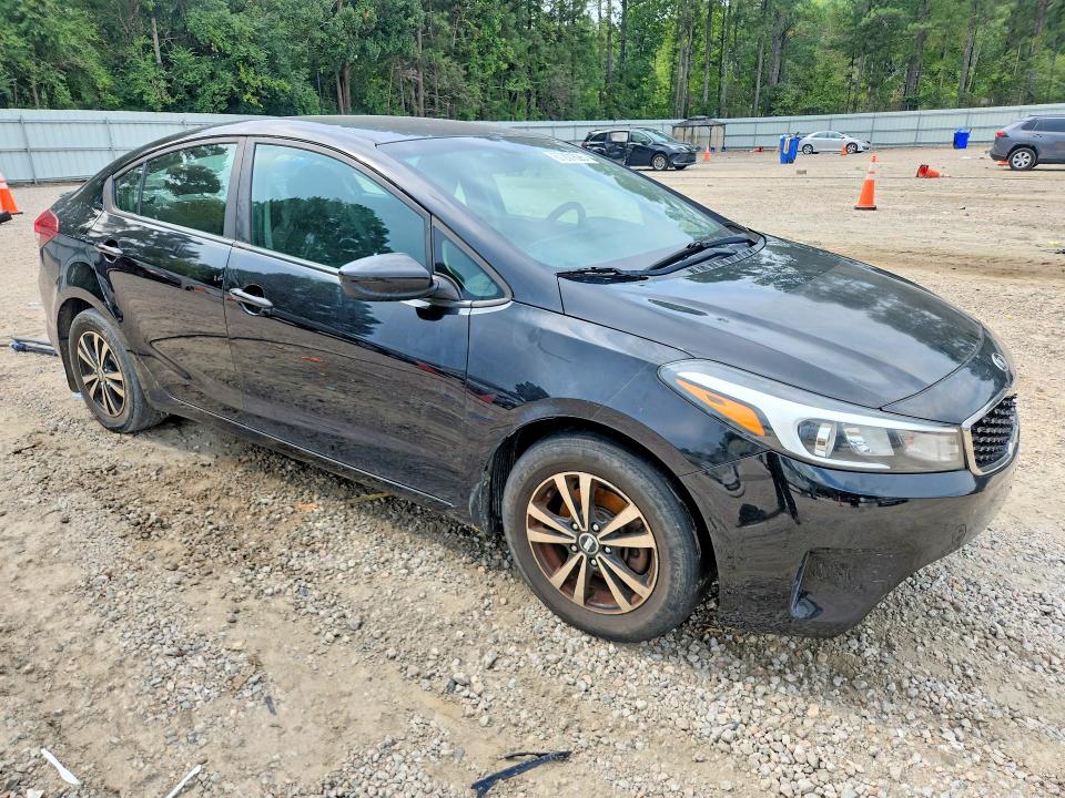 Photo 4 from auction – 2017 KIA FORTE with VIN 3KPFK4A78HE016652