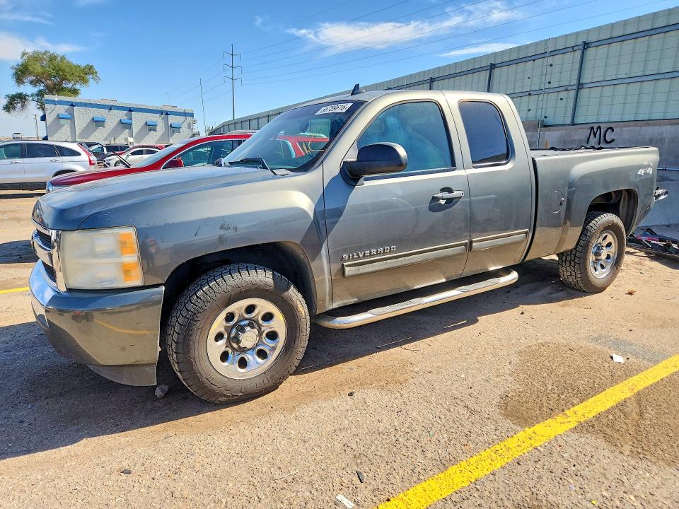CHEVROLET SILVERADO 2011 with VIN 1GCRKREA4BZ208694 - Photo from auction