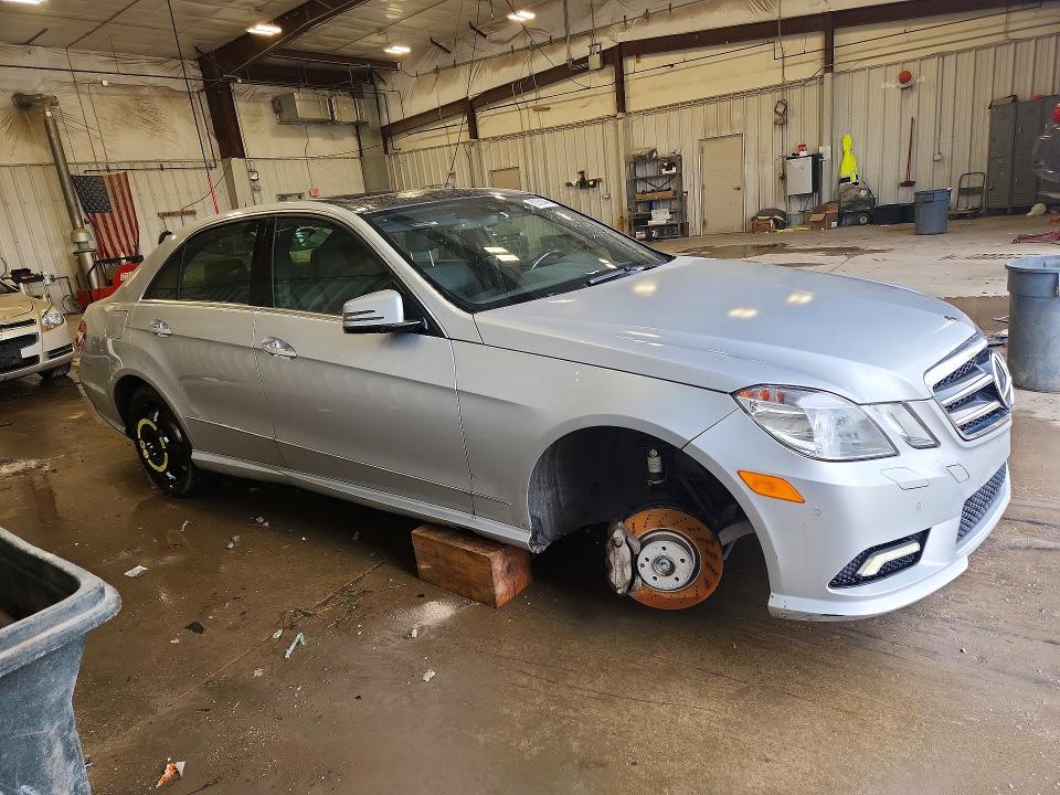 Photo 4 from auction – 2011 MERCEDES-BENZ E with VIN WDDHF9AB7BA303852