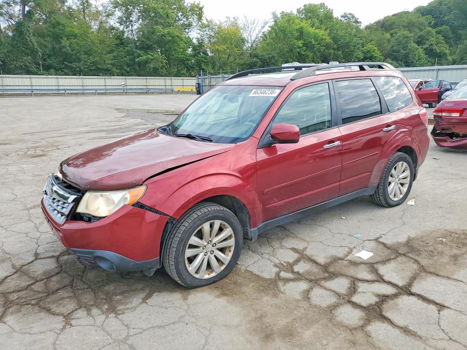 SUBARU FORESTER 2013 with VIN JF2SHADC8DH443923 - Photo from auction