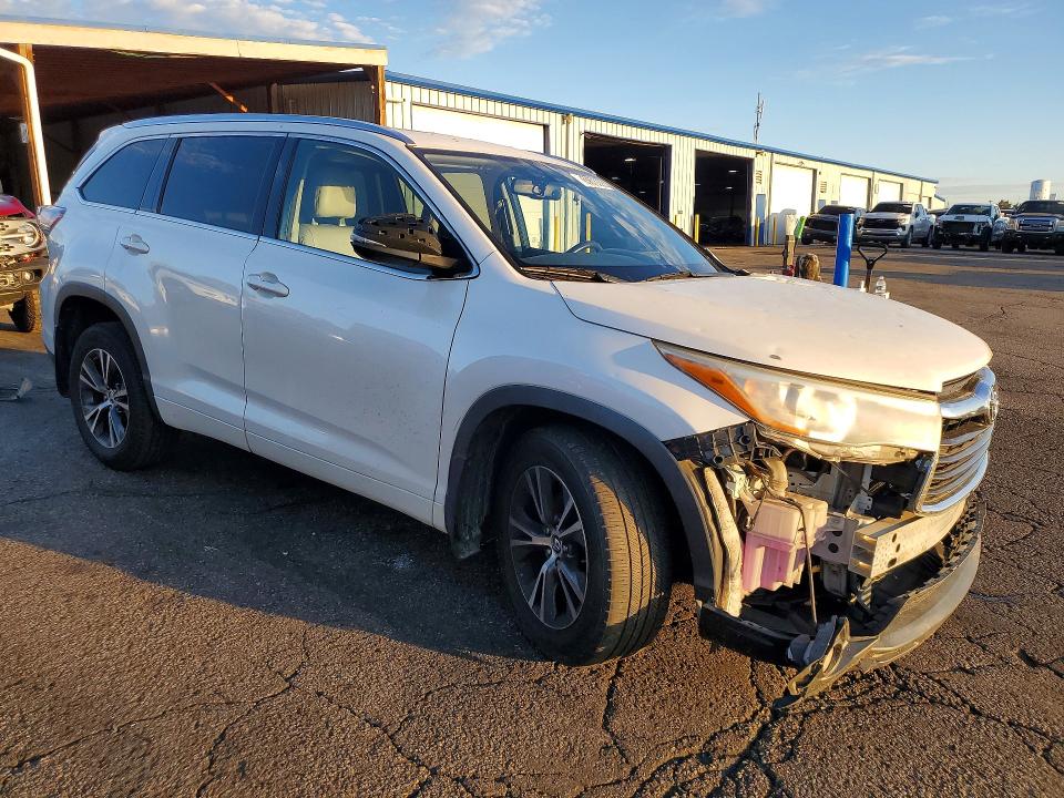 Photo 4 from auction – 2016 TOYOTA HIGHLANDER with VIN 5TDJKRFH6GS278716