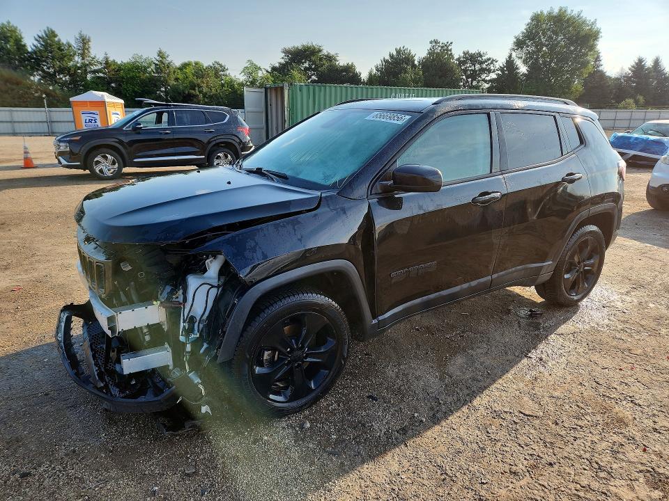JEEP COMPASS 2018 with VIN 3C4NJDBB7JT400375 - Photo from auction
