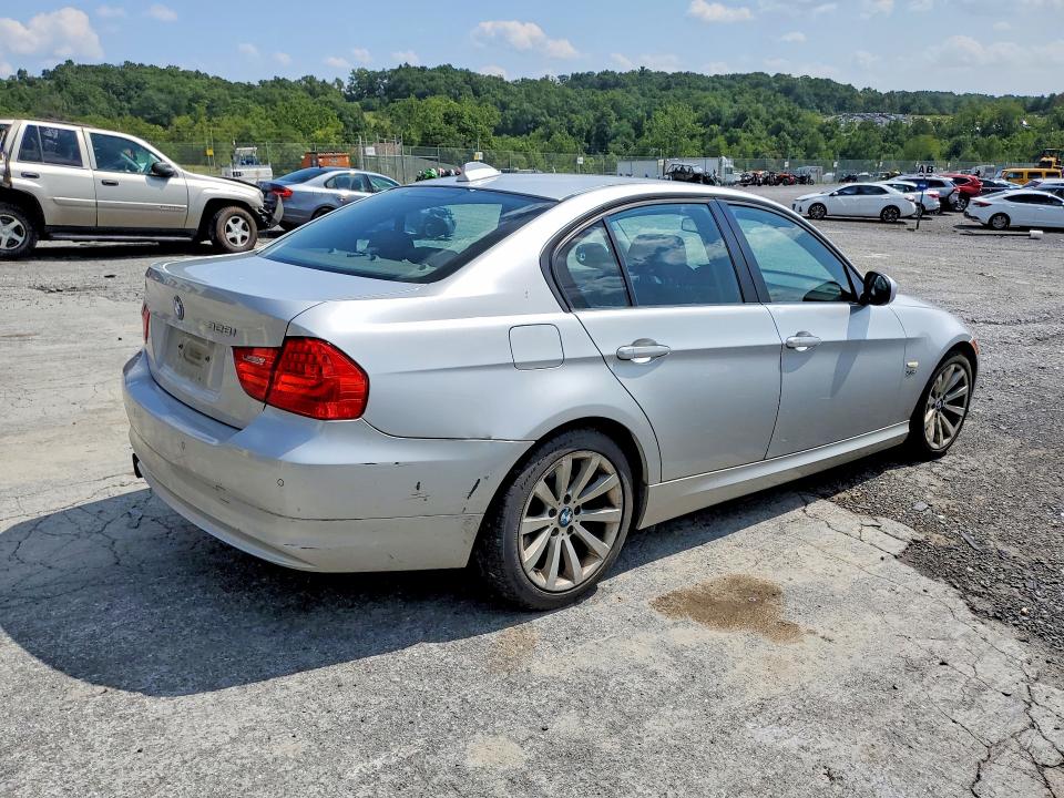 Photo 3 from auction – 2009 BMW 328 with VIN WBAPK73509A449644