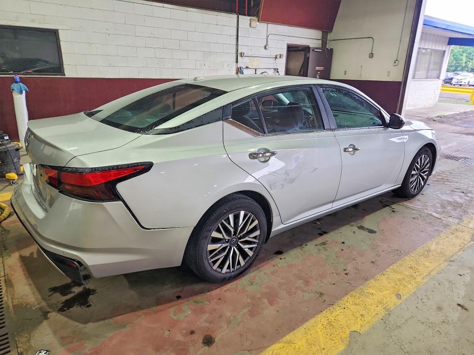 Photo 3 from auction – 2025 NISSAN ALTIMA with VIN 1N4BL4DV5SN408986