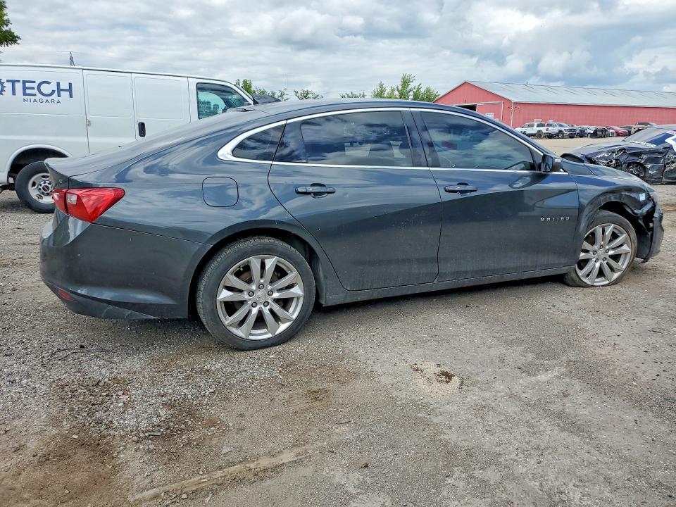 Photo 3 from auction – 2017 CHEVROLET MALIBU with VIN 1G1ZE5STXHF102615