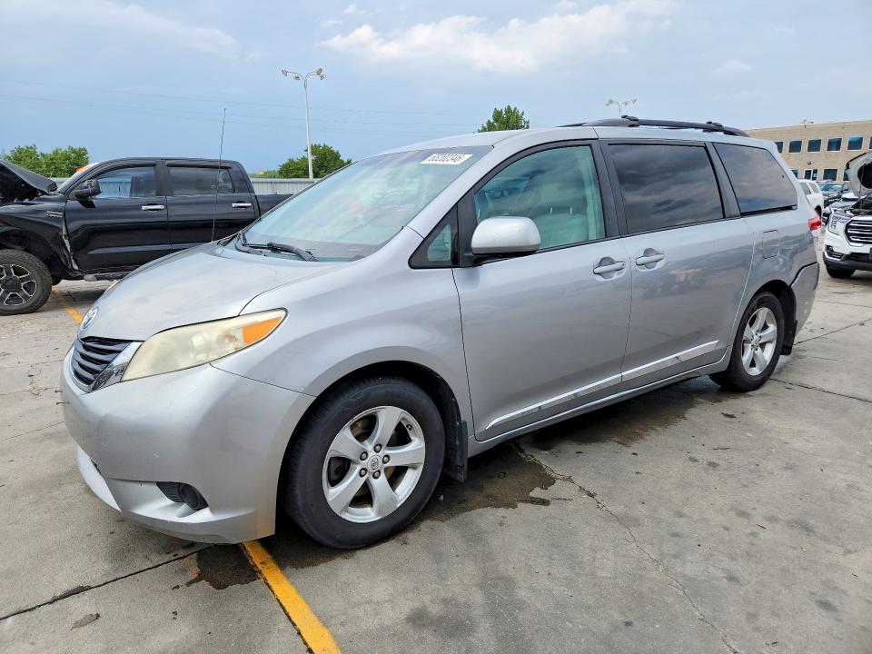Фото 1 с аукциона – 2012 TOYOTA SIENNA с VIN 5TDKK3DC2CS248860