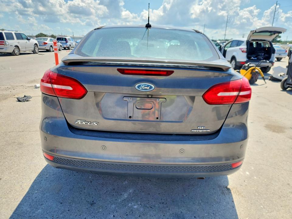 Photo 6 from auction – 2015 FORD FOCUS with VIN 1FADP3F27FL230400