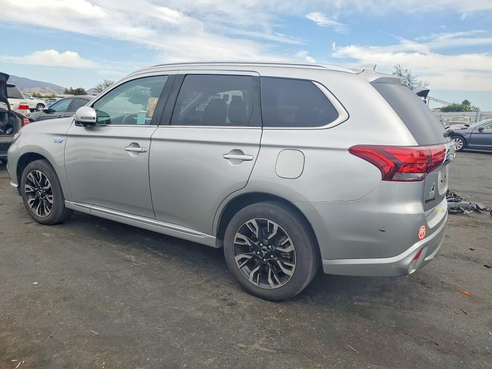 Photo 2 from auction – 2018 MITSUBISHI OUTLANDER with VIN JA4J24A5XJZ066188