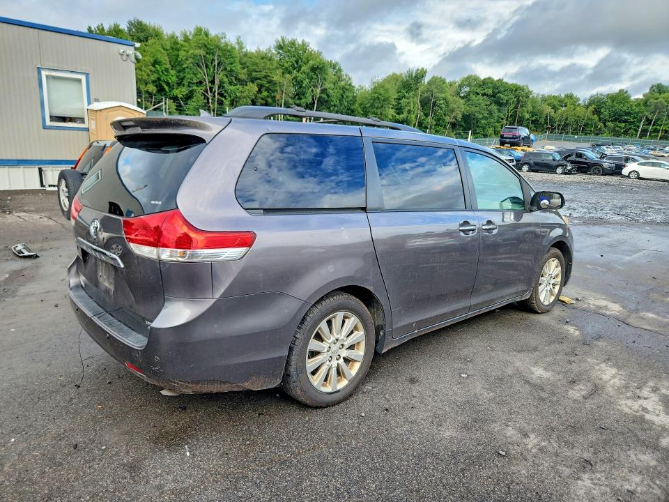 Photo 3 from auction – 2011 TOYOTA SIENNA with VIN 5TDDK3DC2BS014550