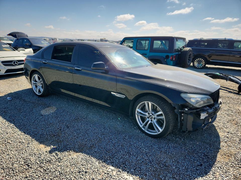 Photo 4 from auction – 2012 BMW 750 with VIN WBAKB8C52CDX20838
