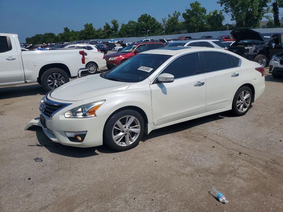 صورة رقم 1 من المزاد - 2015 NISSAN ALTIMA مع VIN 1N4AL3AP2FC594192