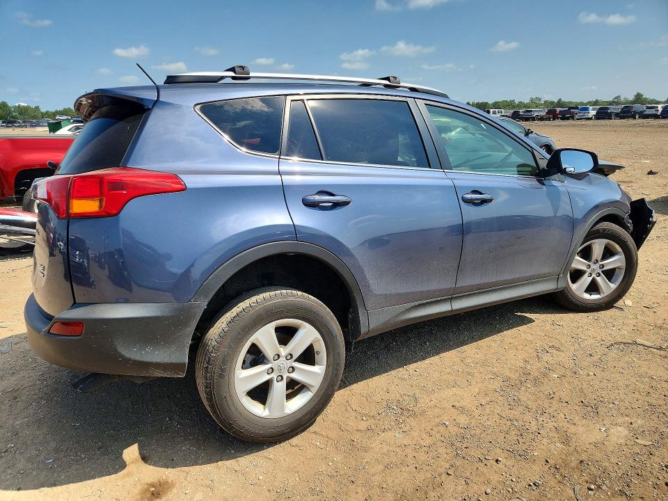Photo 3 from auction – 2014 TOYOTA RAV4 with VIN JTMRFREVXED048751
