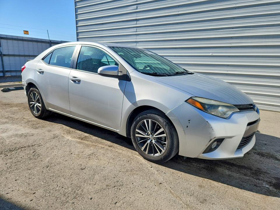 Photo 4 from auction – 2016 TOYOTA COROLLA with VIN 5YFBURHE5GP370927