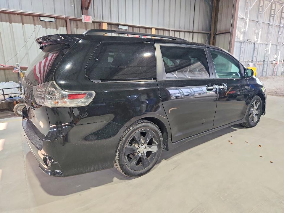 Photo 3 from auction – 2014 TOYOTA SIENNA with VIN 5TDXK3DC1ES453644