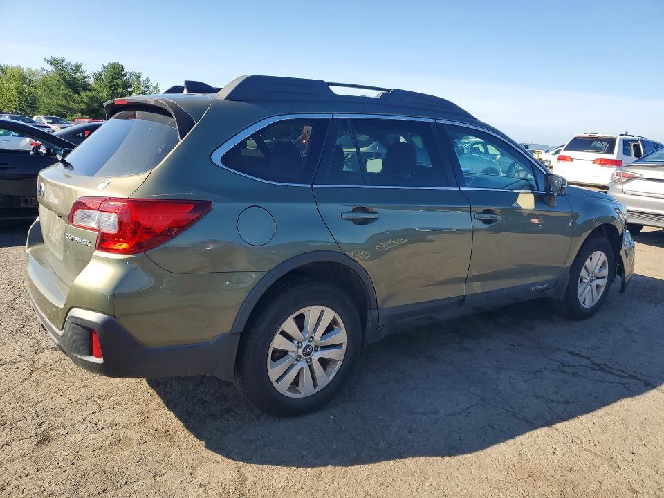 Photo 3 from auction – 2018 SUBARU OUTBACK with VIN 4S4BSAHC4J3234080