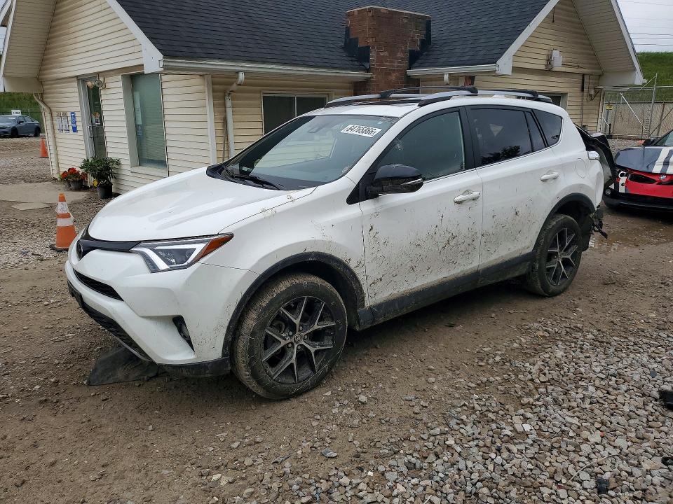 TOYOTA RAV4 2017 z numerem VIN JTMJFREV2HJ139516 - Zdjęcie z aukcji