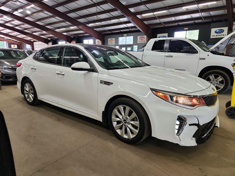 Photo 4 from auction – 2018 KIA OPTIMA with VIN 5XXGT4L33JG240503