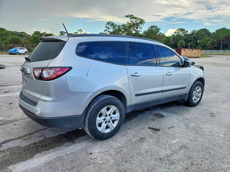 Photo 3 from auction – 2017 CHEVROLET TRAVERSE with VIN 1GNKRFEDXHJ140678
