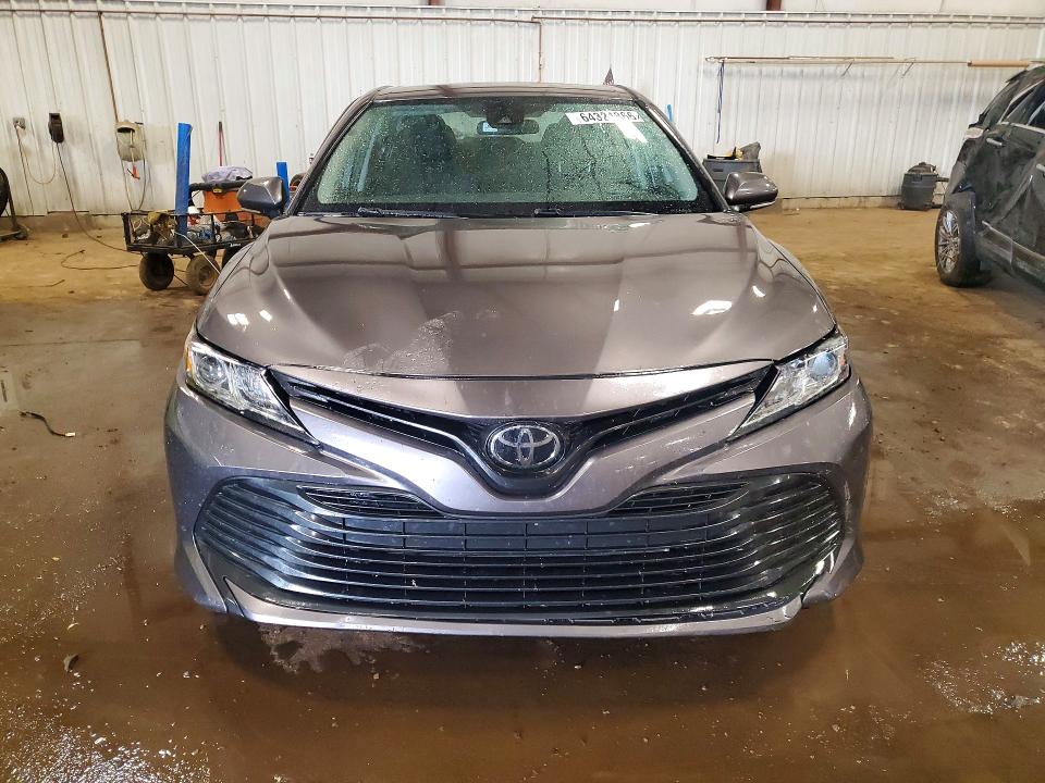 Photo 5 from auction – 2020 TOYOTA CAMRY with VIN 4T1C11BK6LU005615