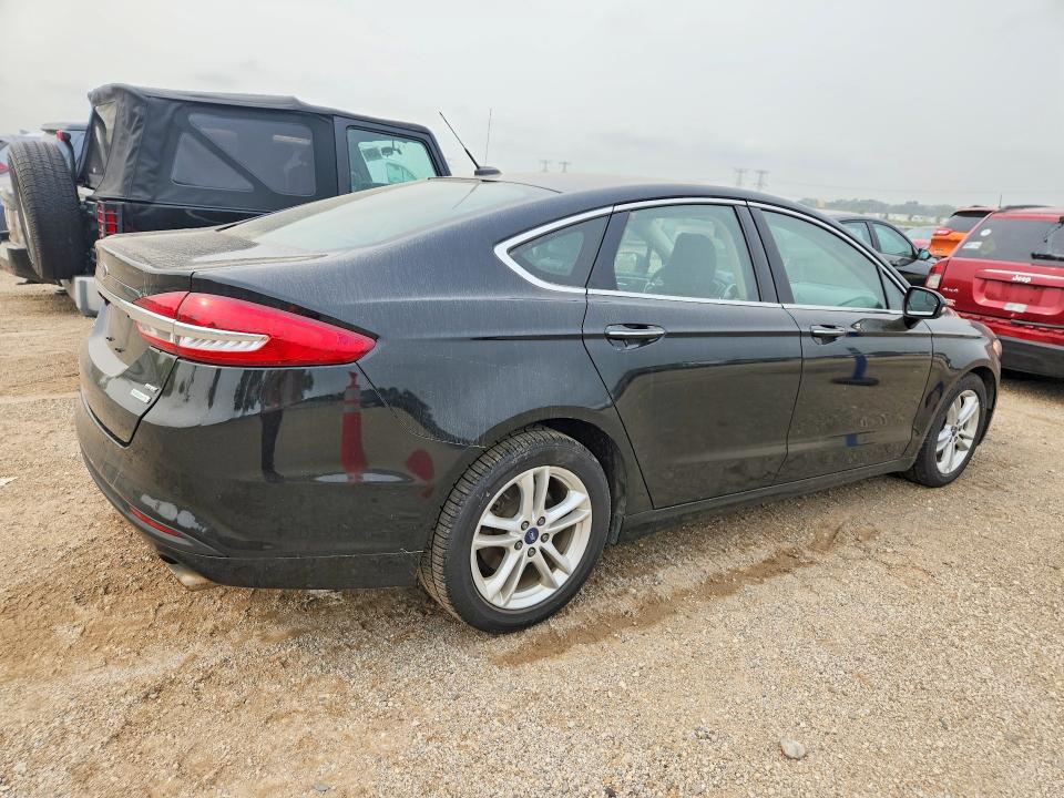 Photo 3 from auction – 2018 FORD FUSION with VIN 3FA6P0HD0JR135693