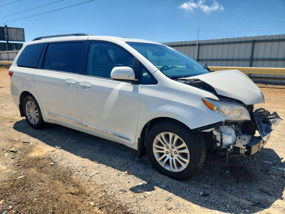 Photo 4 from auction – 2017 TOYOTA SIENNA with VIN 5TDYZ3DC9HS864777