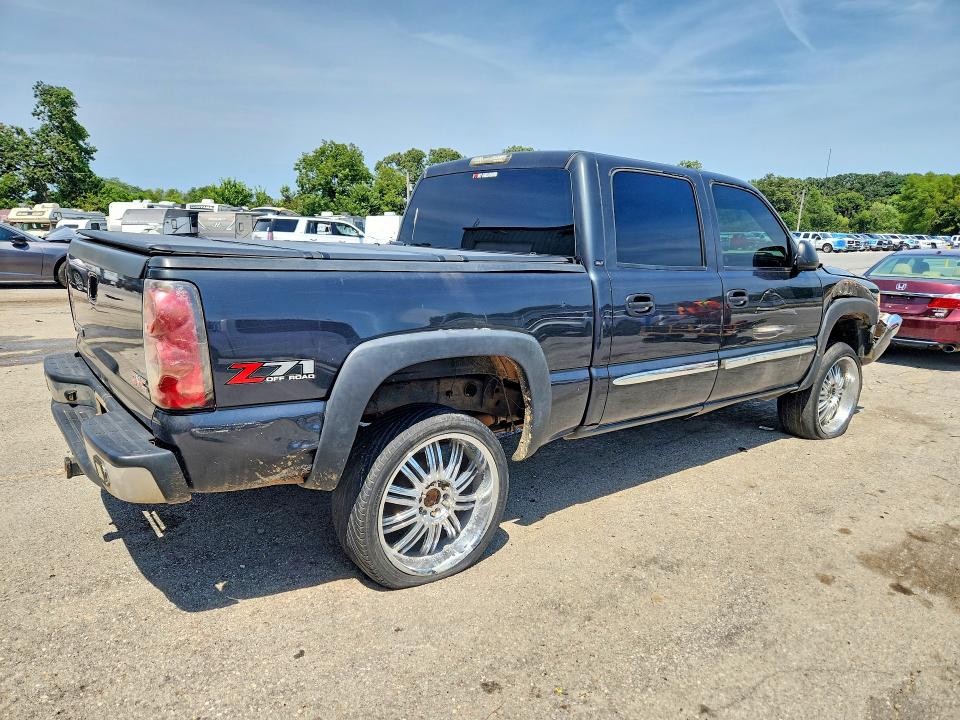Photo 3 from auction – 2005 GMC NEW SIERRA with VIN 2GTEK13T151195873