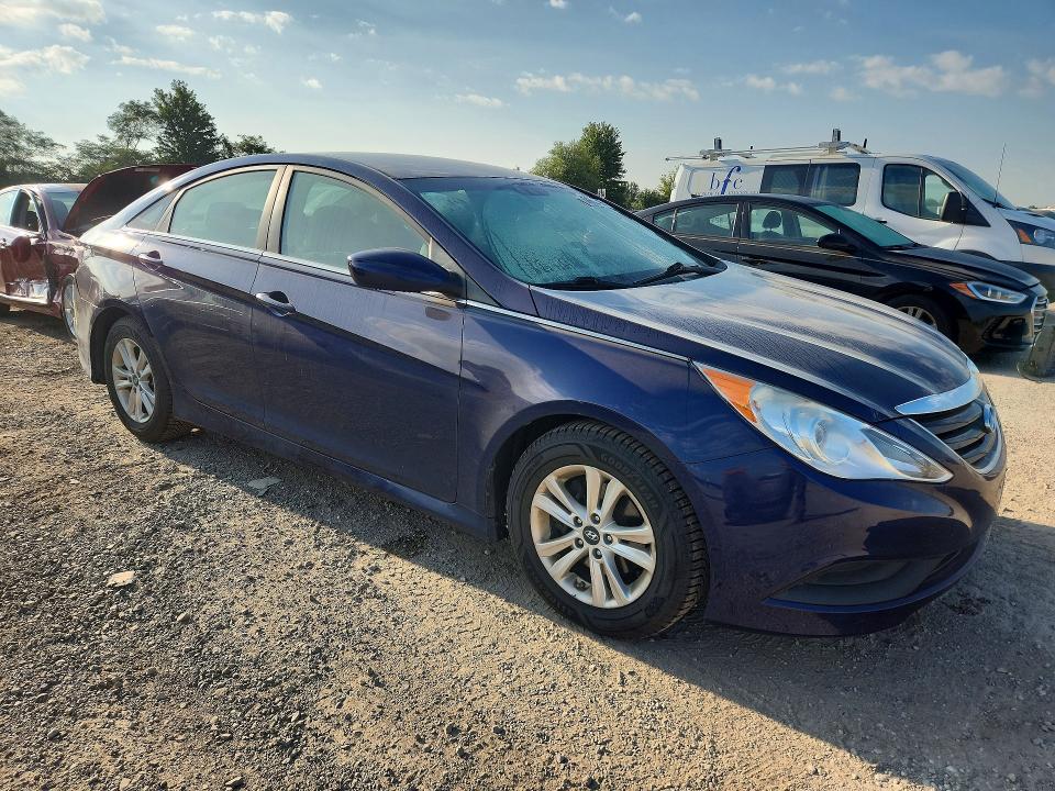 Photo 4 from auction – 2014 HYUNDAI SONATA with VIN 5NPEB4AC3EH840249
