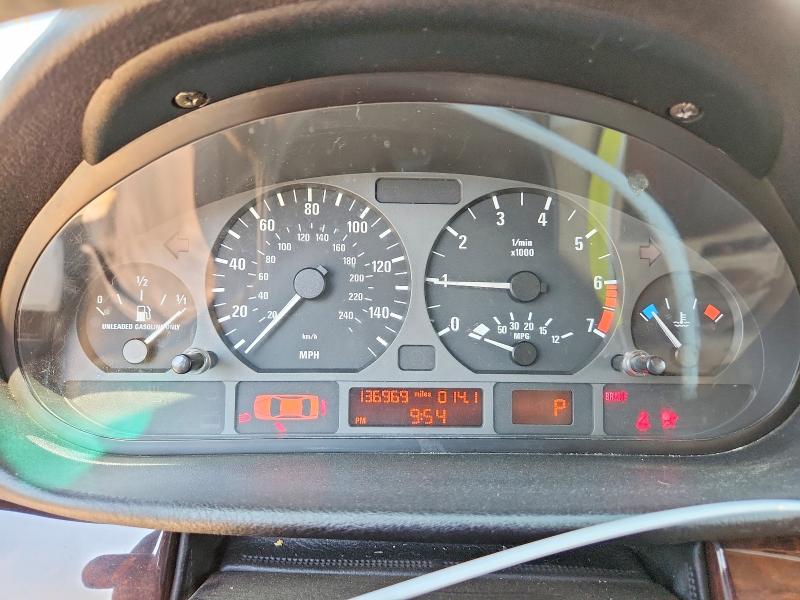 Photo 9 from auction – 2003 BMW 325 with VIN WBAEV33463KL85934