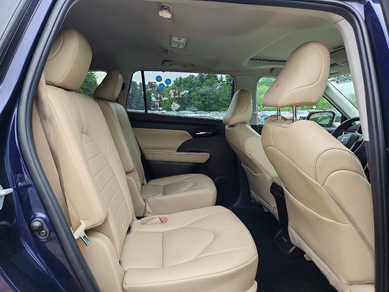 Photo 11 from auction – 2022 TOYOTA HIGHLANDER with VIN 5TDGZRBH3NS168098
