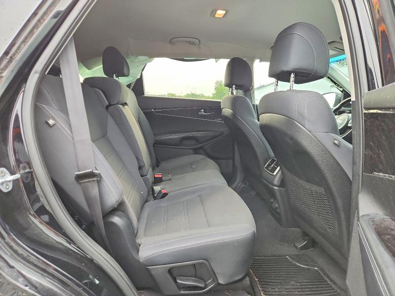 Photo 11 from auction – 2017 KIA SORENTO with VIN 5XYPGDA37HG214595