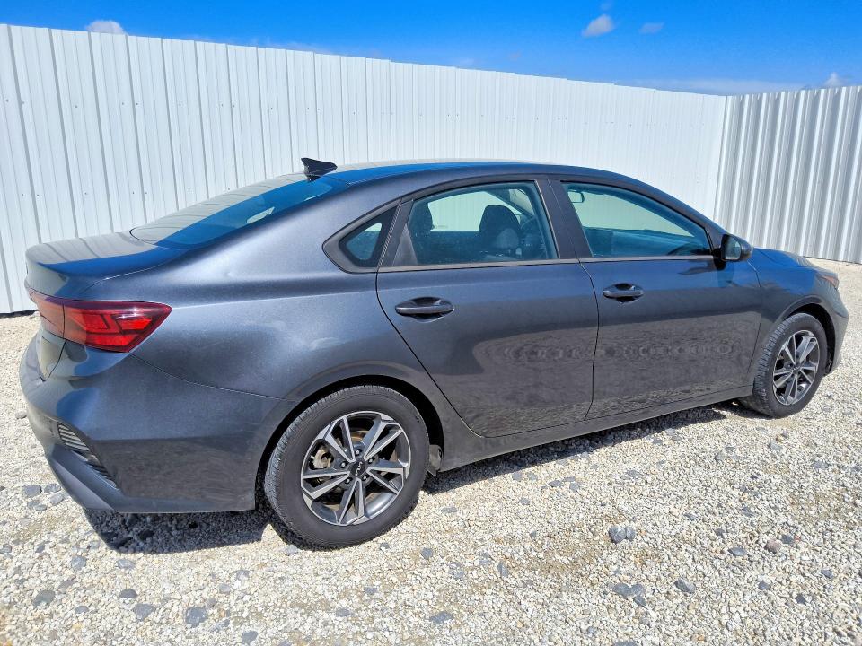 Photo 3 from auction – 2022 KIA FORTE with VIN 3KPF24AD9NE451309
