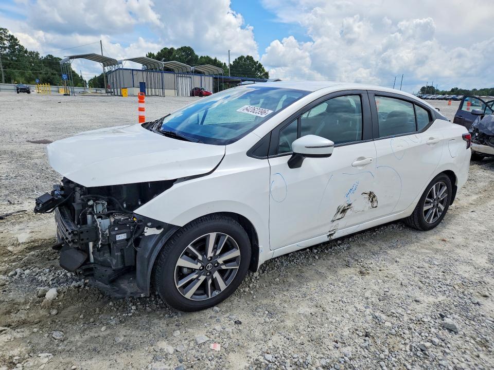 NISSAN VERSA 2020 с VIN 3N1CN8EV3LL853813 - Снимка от търг
